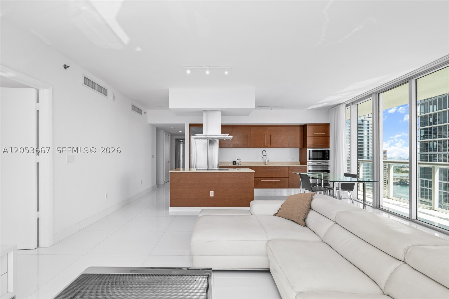 image Icon Brickell III (W Miami)13
