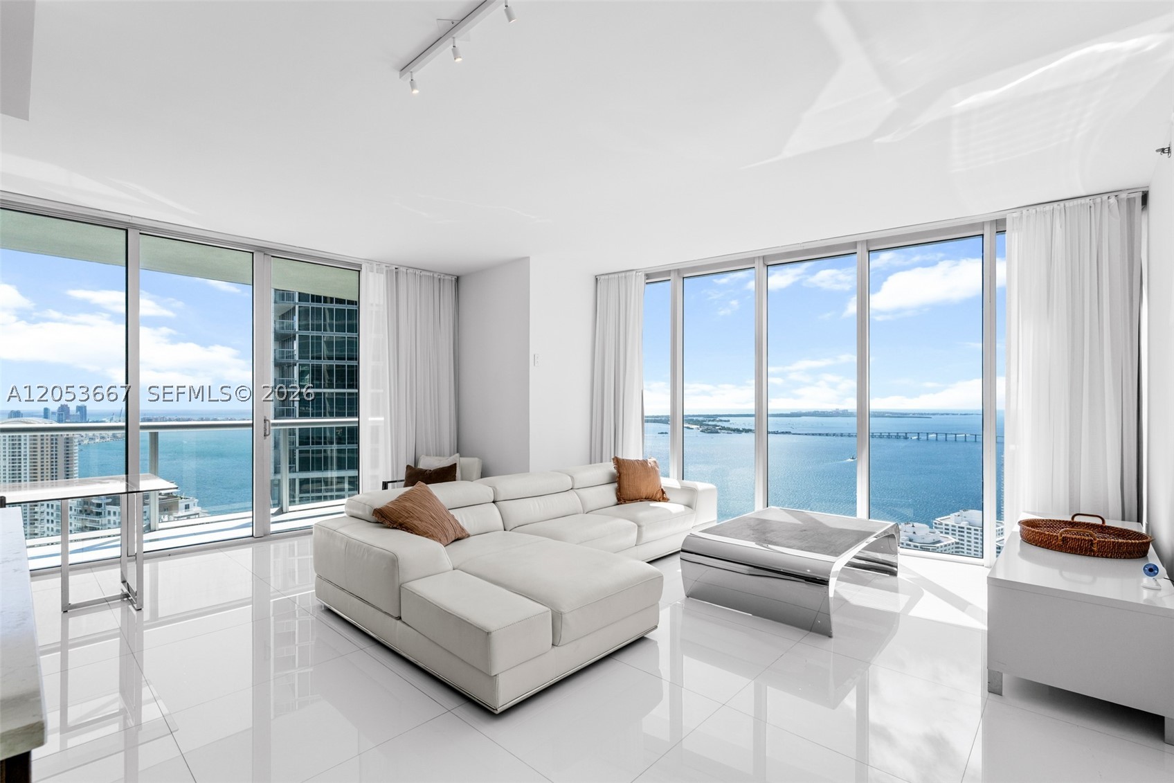 image Icon Brickell III (W Miami)3