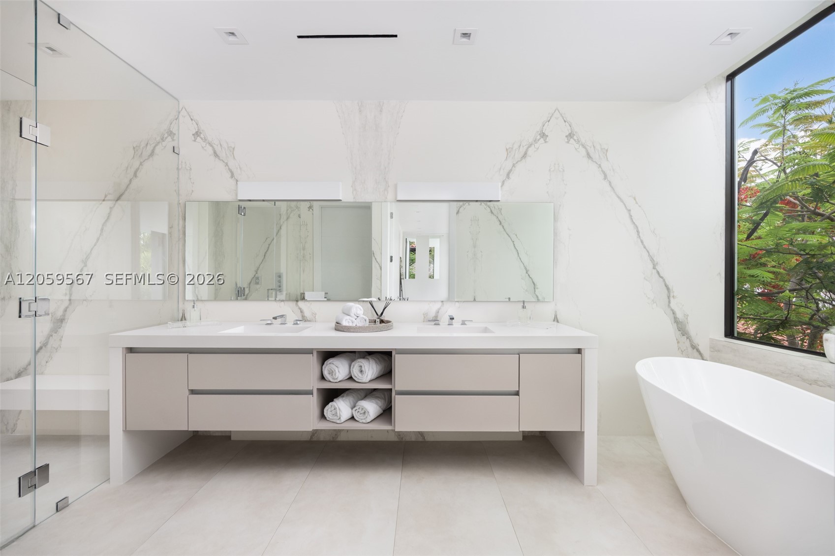 5630 Pine Tree Dr Miami Beach, FL 33140