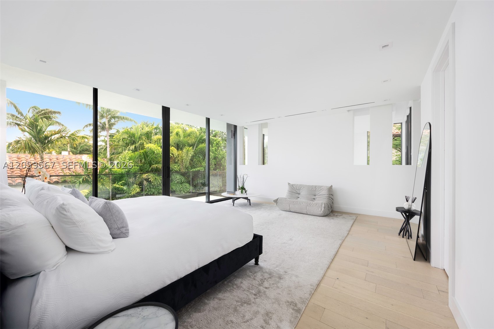 5630 Pine Tree Dr Miami Beach, FL 33140