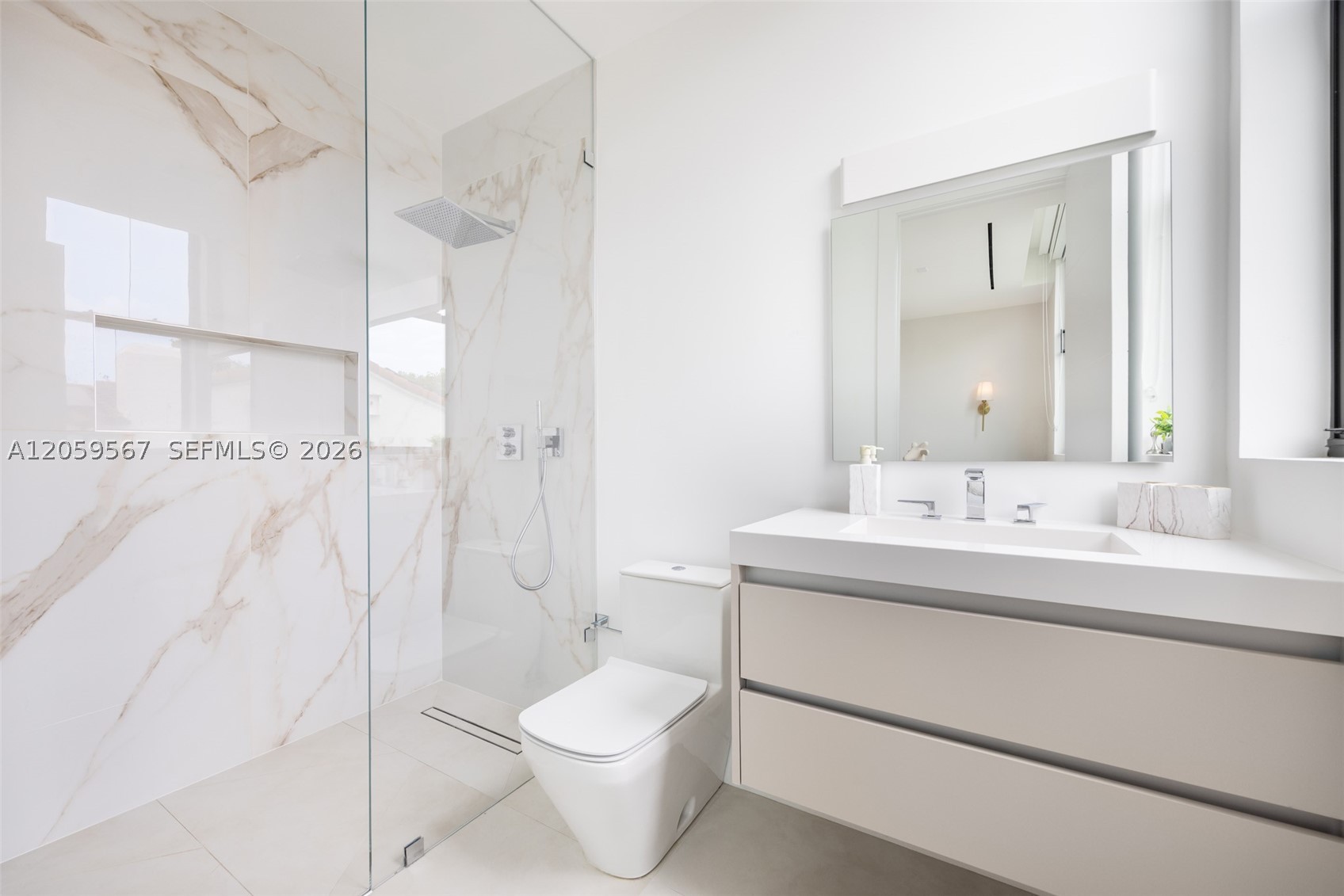 5630 Pine Tree Dr Miami Beach, FL 33140