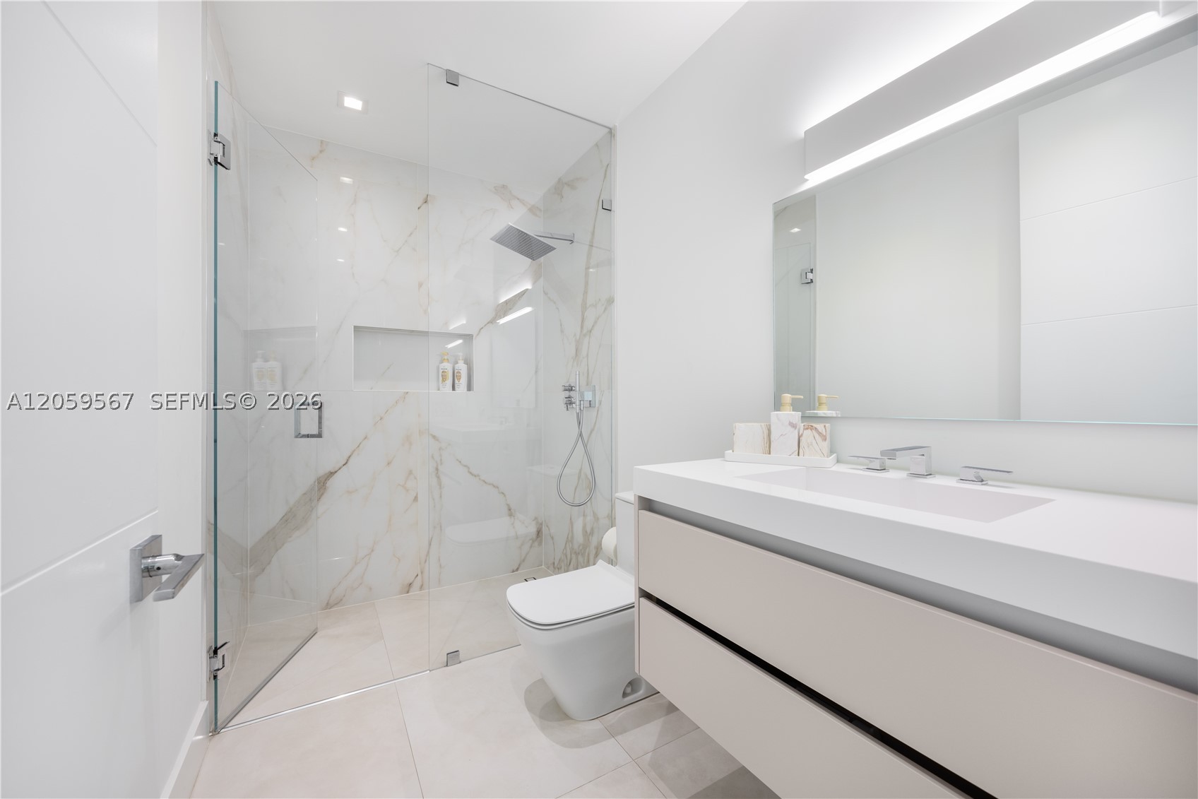5630 Pine Tree Dr Miami Beach, FL 33140