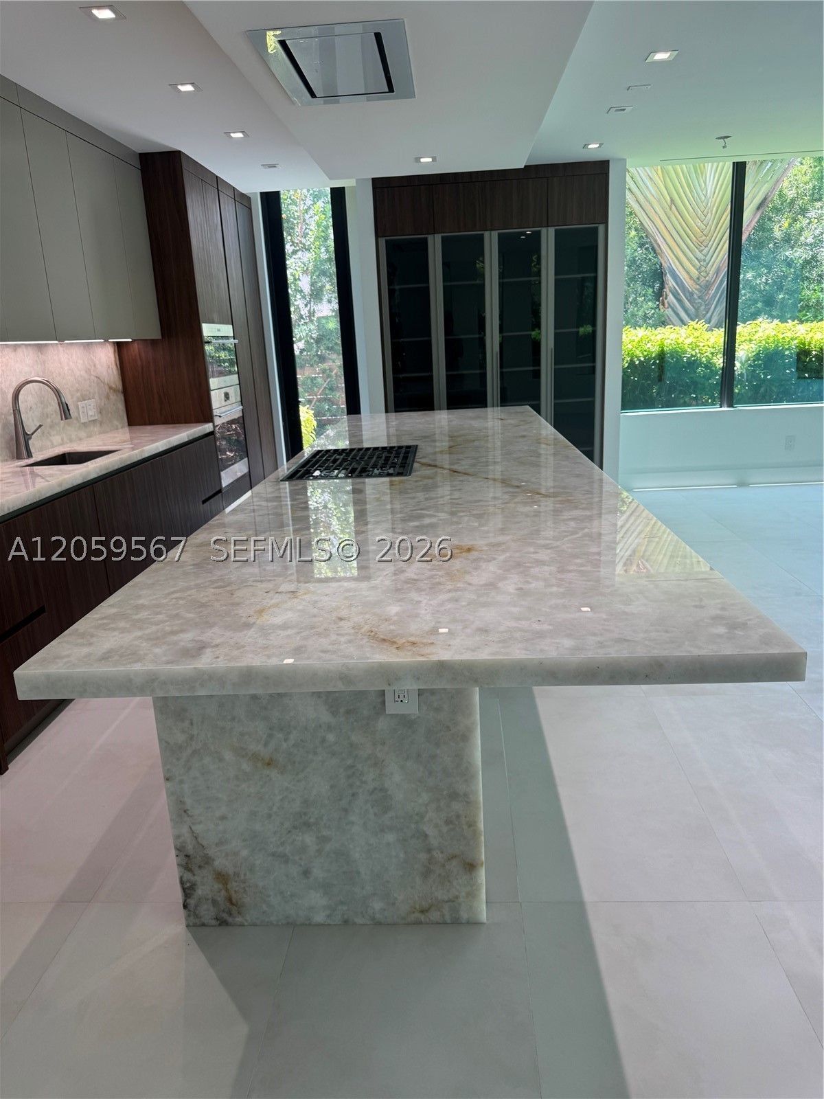 5630 Pine Tree Dr Miami Beach, FL 33140