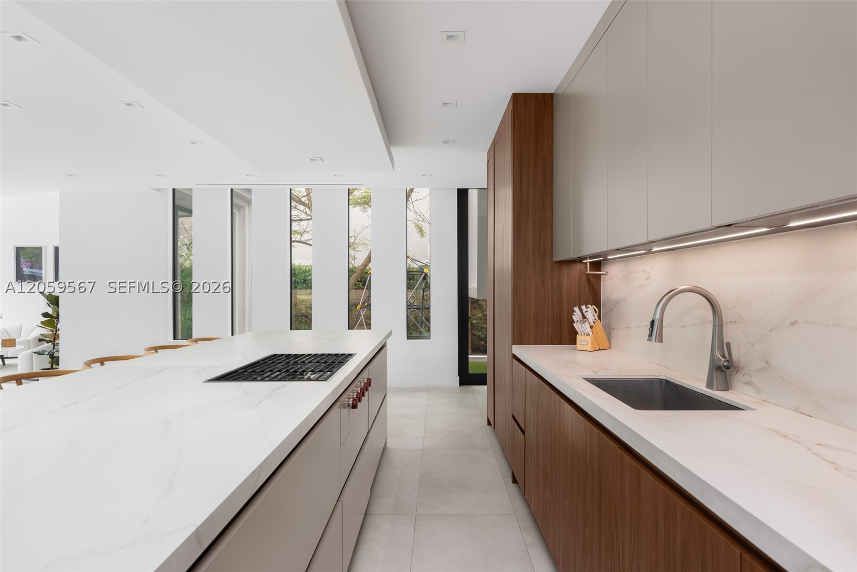 5630 Pine Tree Dr Miami Beach, FL 33140