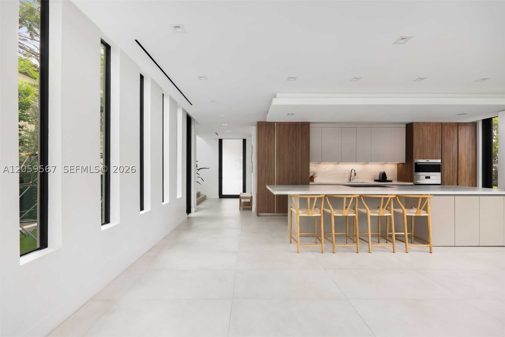 5630 Pine Tree Dr Miami Beach, FL 33140