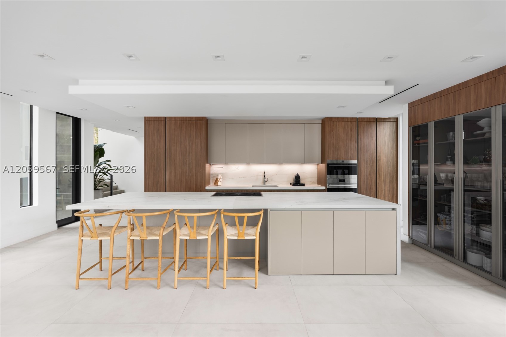 5630 Pine Tree Dr Miami Beach, FL 33140