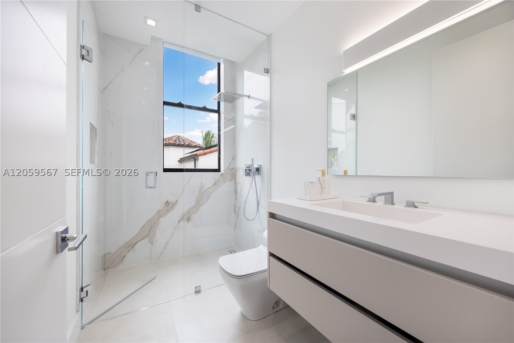 5630 Pine Tree Dr Miami Beach, FL 33140
