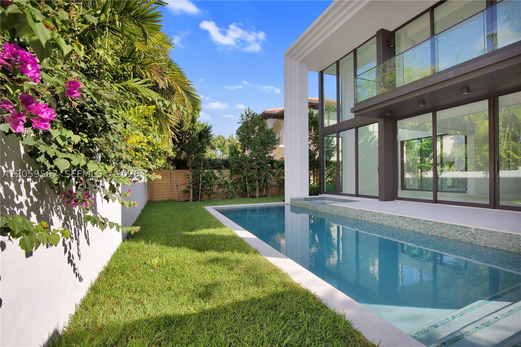 5630 Pine Tree Dr Miami Beach, FL 33140