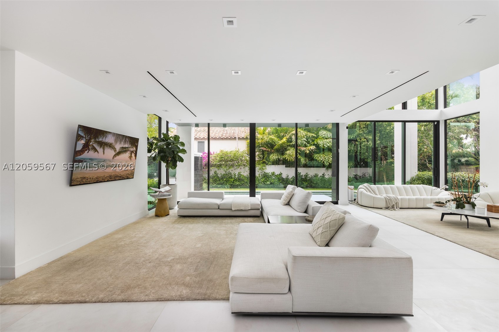 5630 Pine Tree Dr Miami Beach, FL 33140