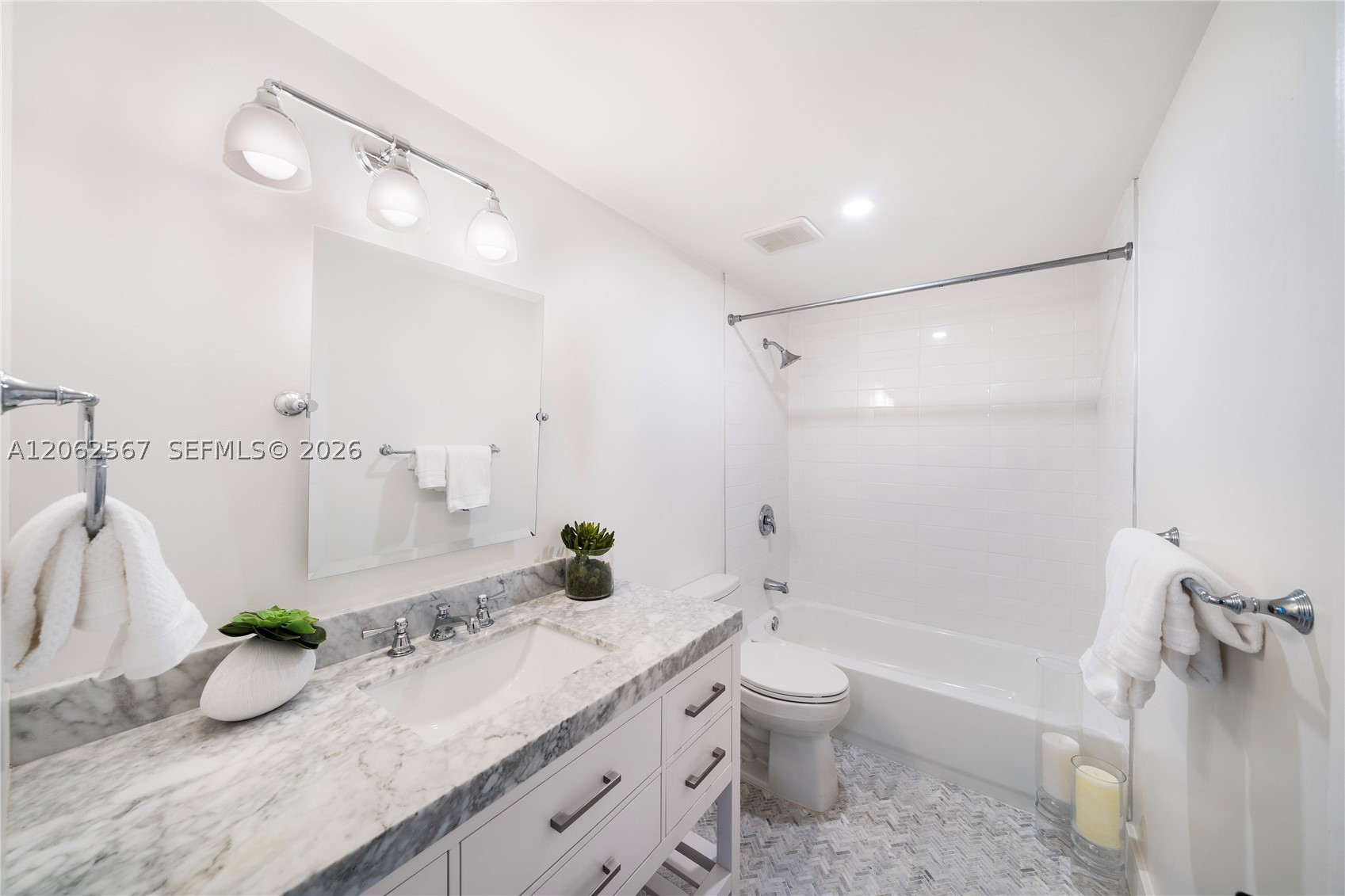 100 Edgewater Dr #138 Coral Gables, FL 33133
