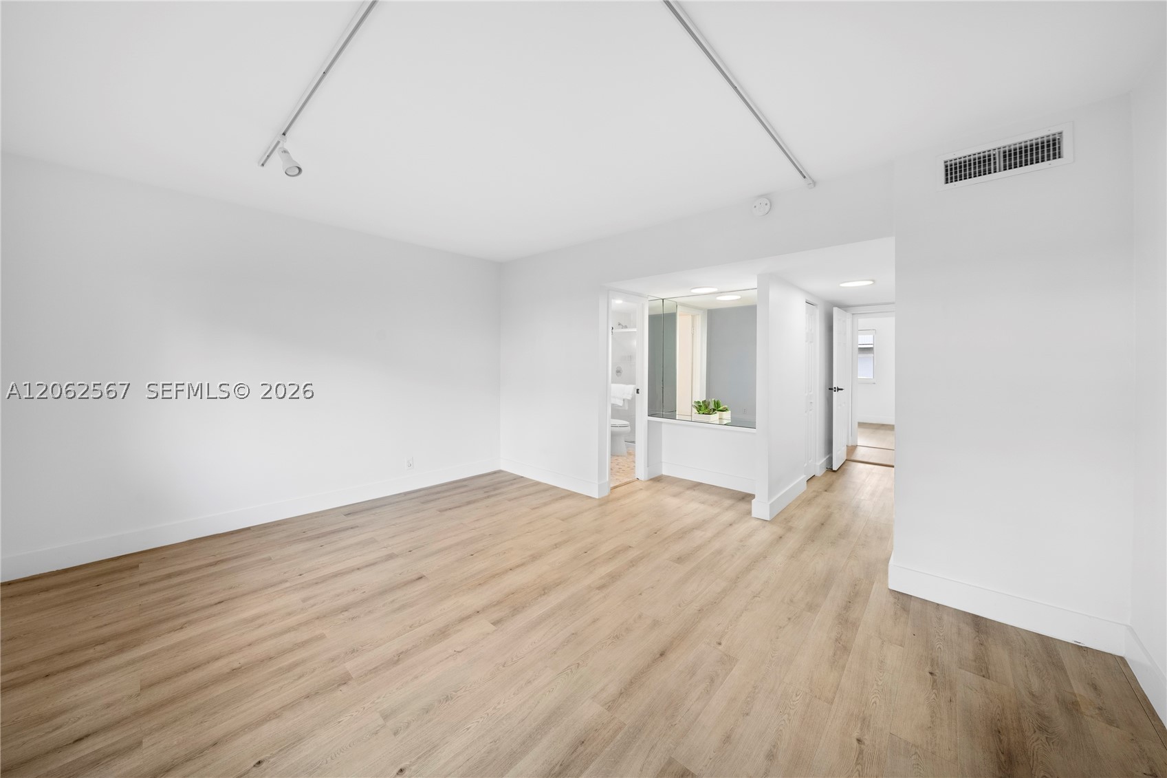 100 Edgewater Dr #138 Coral Gables, FL 33133