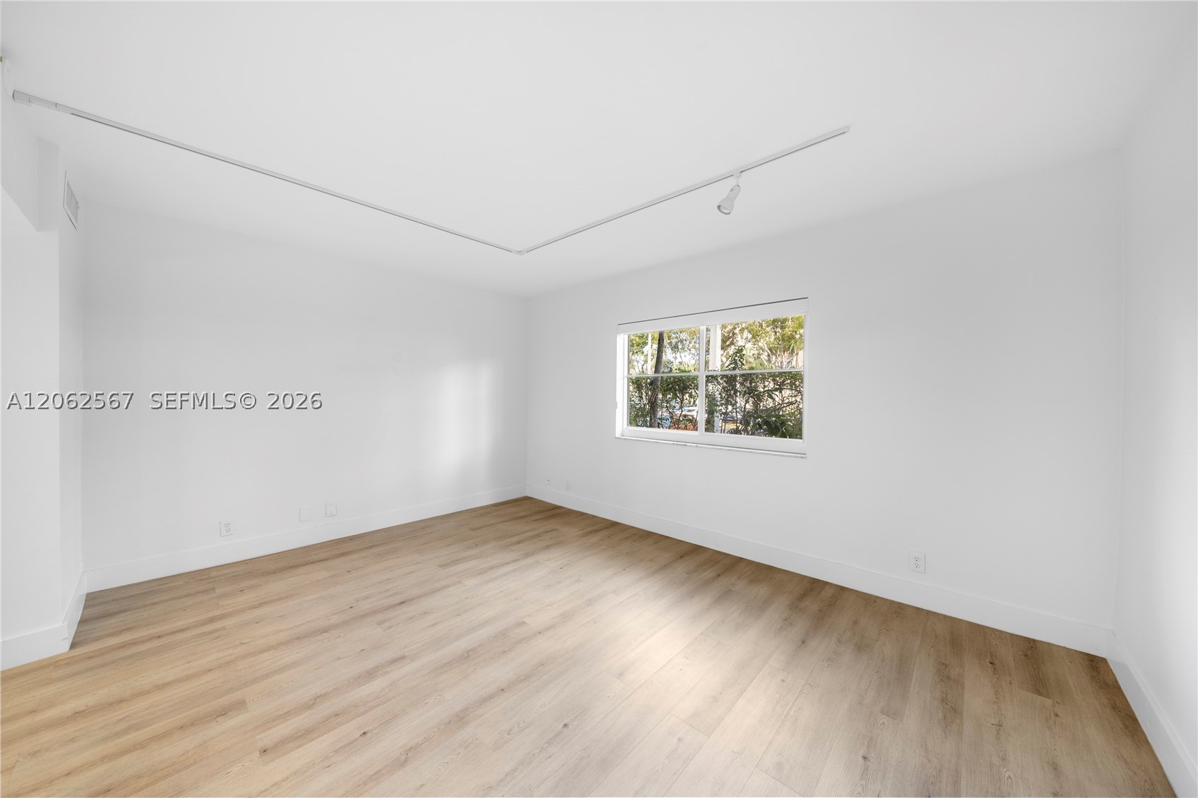 100 Edgewater Dr #138 Coral Gables, FL 33133