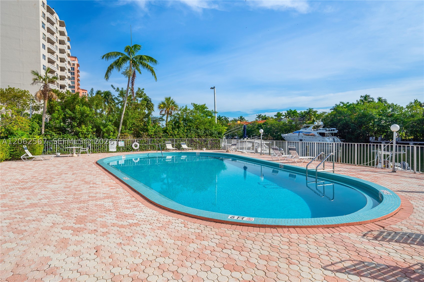 100 Edgewater Dr #138 Coral Gables, FL 33133
