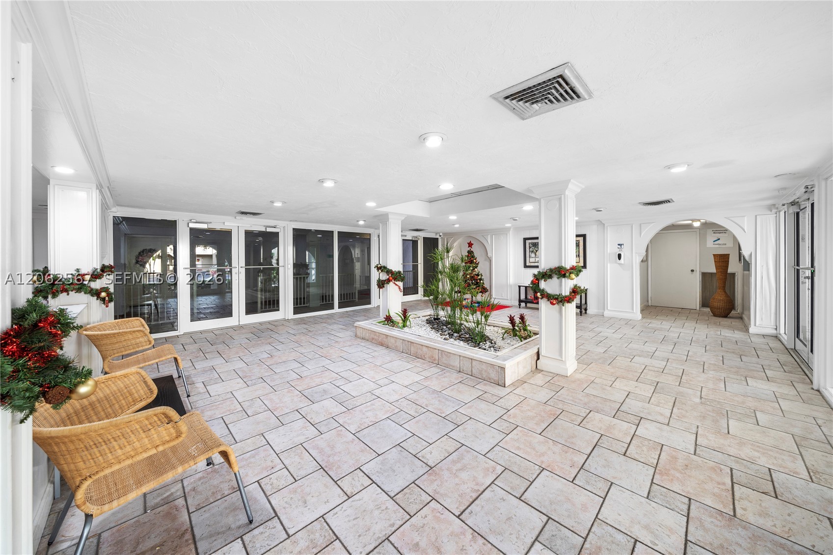 100 Edgewater Dr #138 Coral Gables, FL 33133