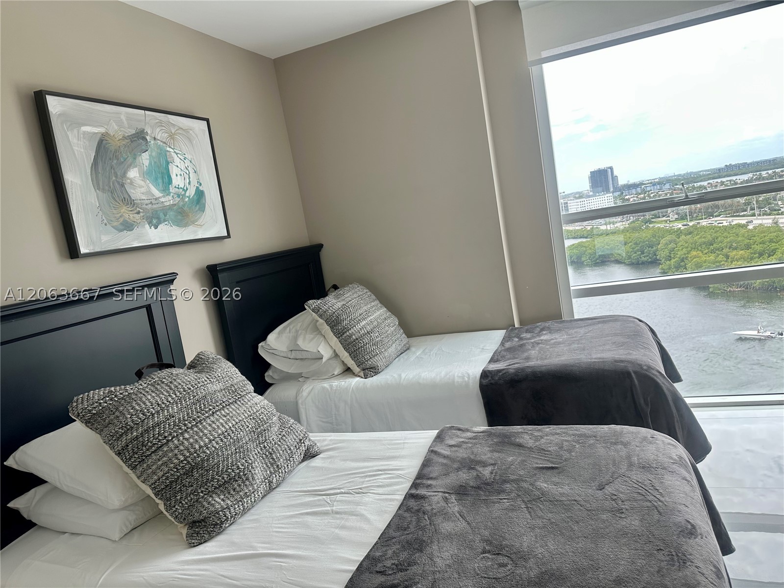 image 400 Sunny Isles28