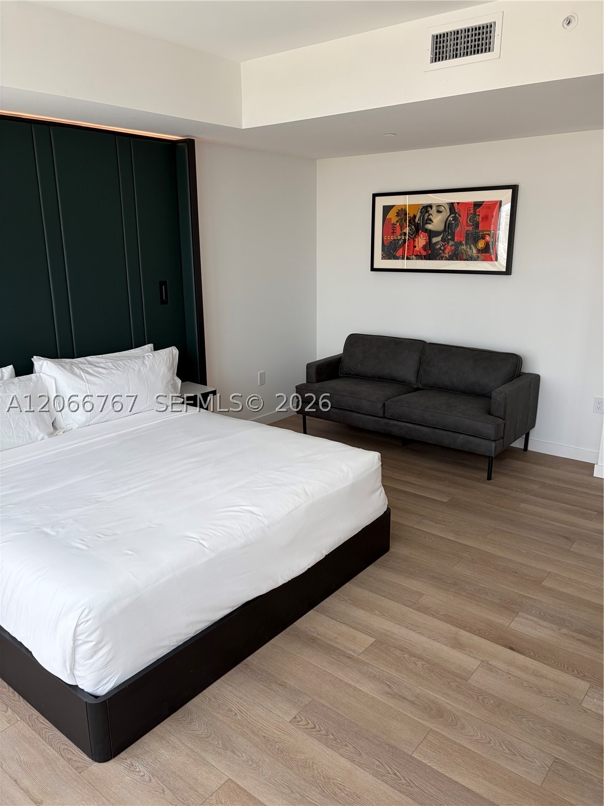 image E11EVEN Hotel & Residences10