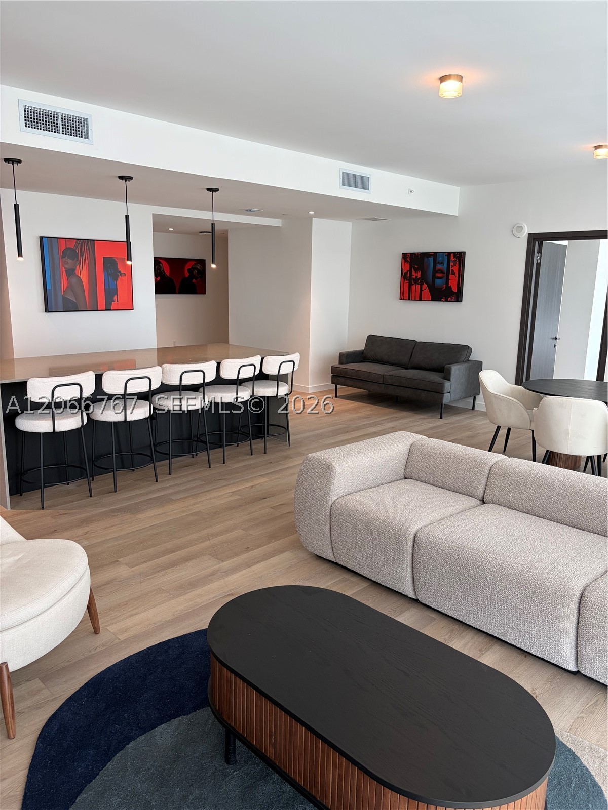 image E11EVEN Hotel & Residences12
