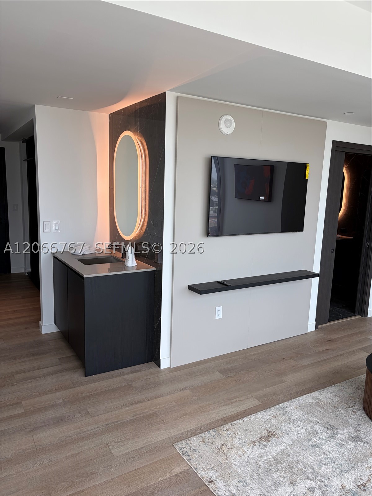 image E11EVEN Hotel & Residences13