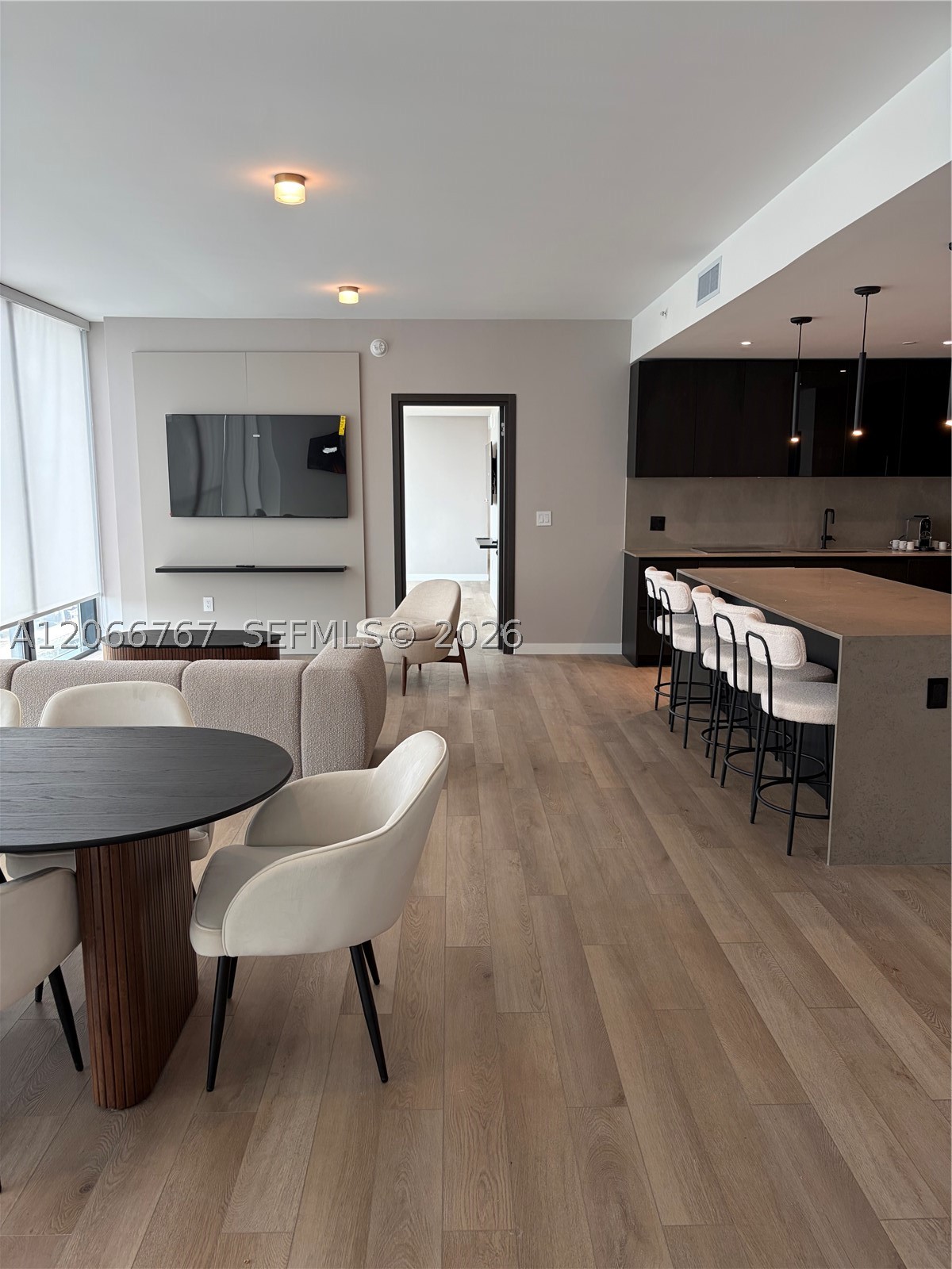 image E11EVEN Hotel & Residences14