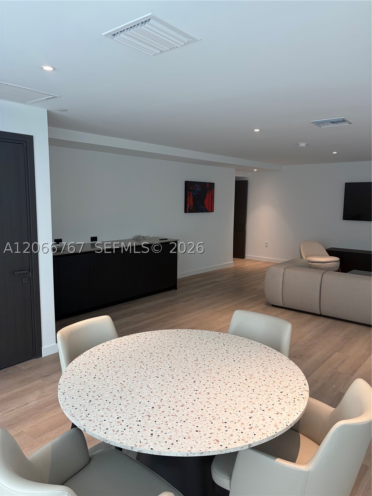 image E11EVEN Hotel & Residences23