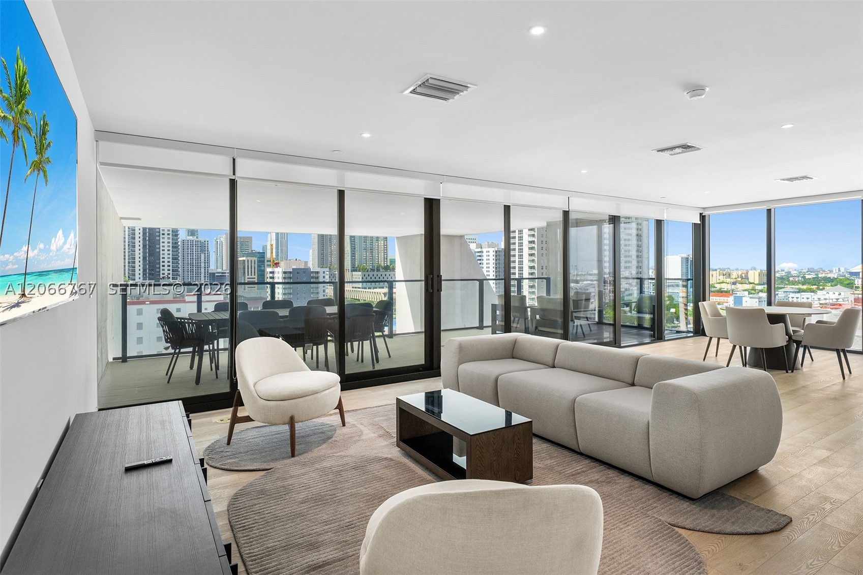 image E11EVEN Hotel & Residences26
