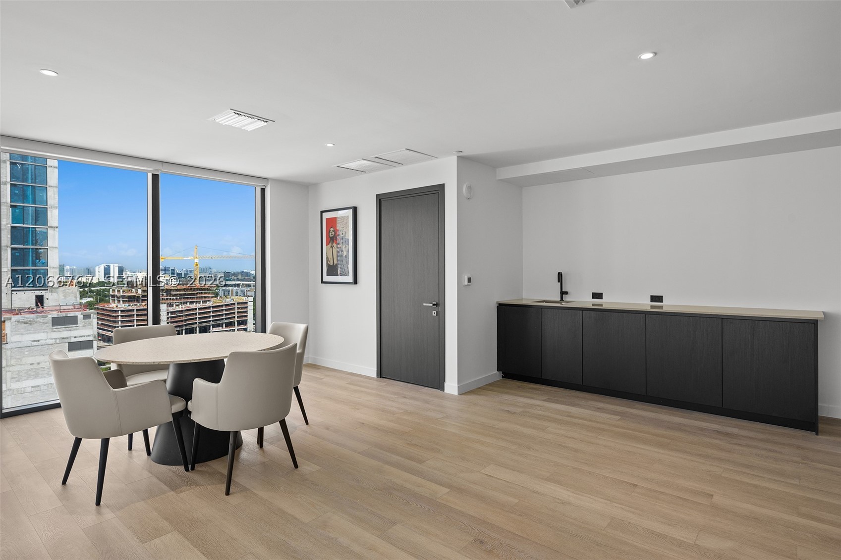 image E11EVEN Hotel & Residences30