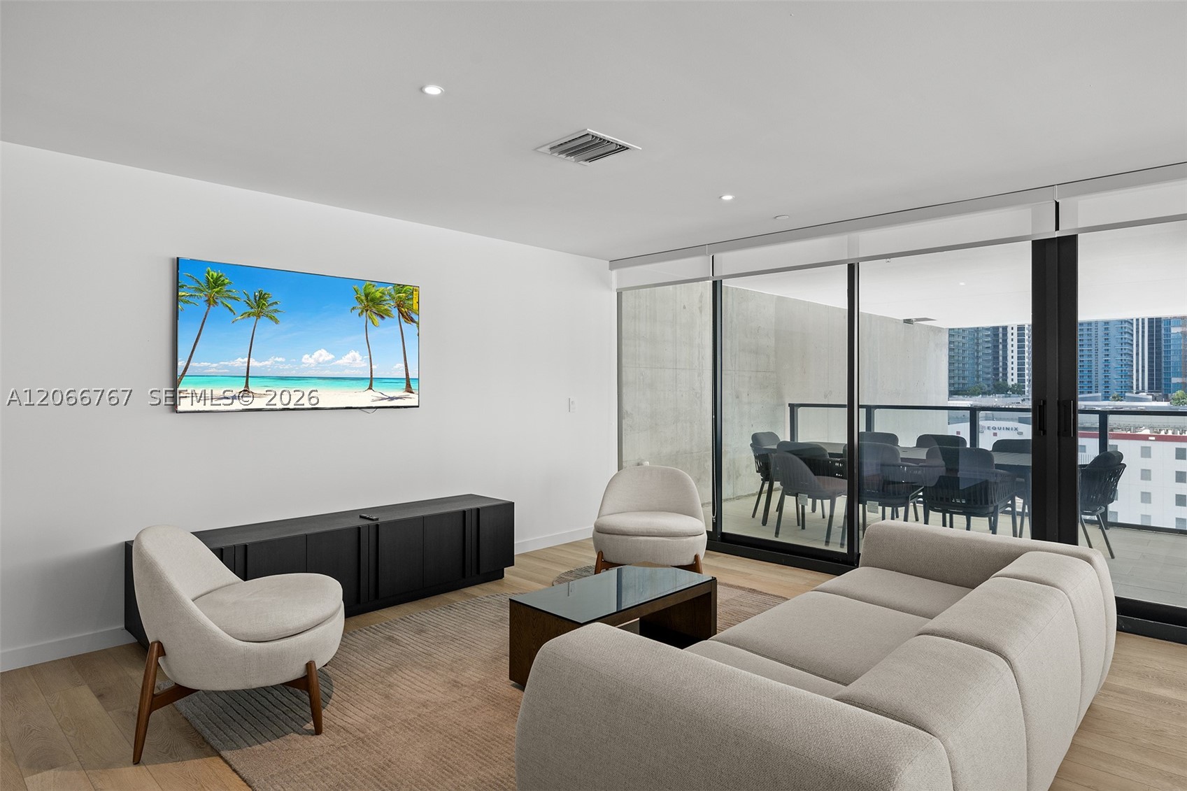 image E11EVEN Hotel & Residences31