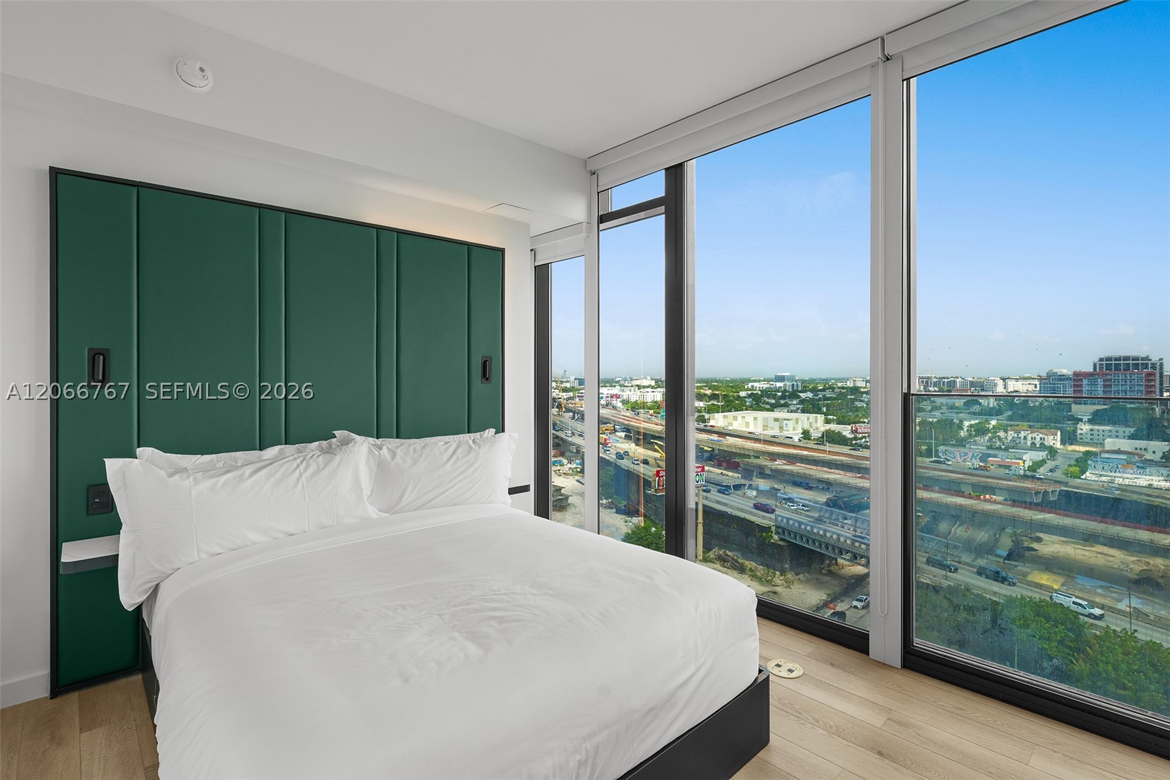 image E11EVEN Hotel & Residences35