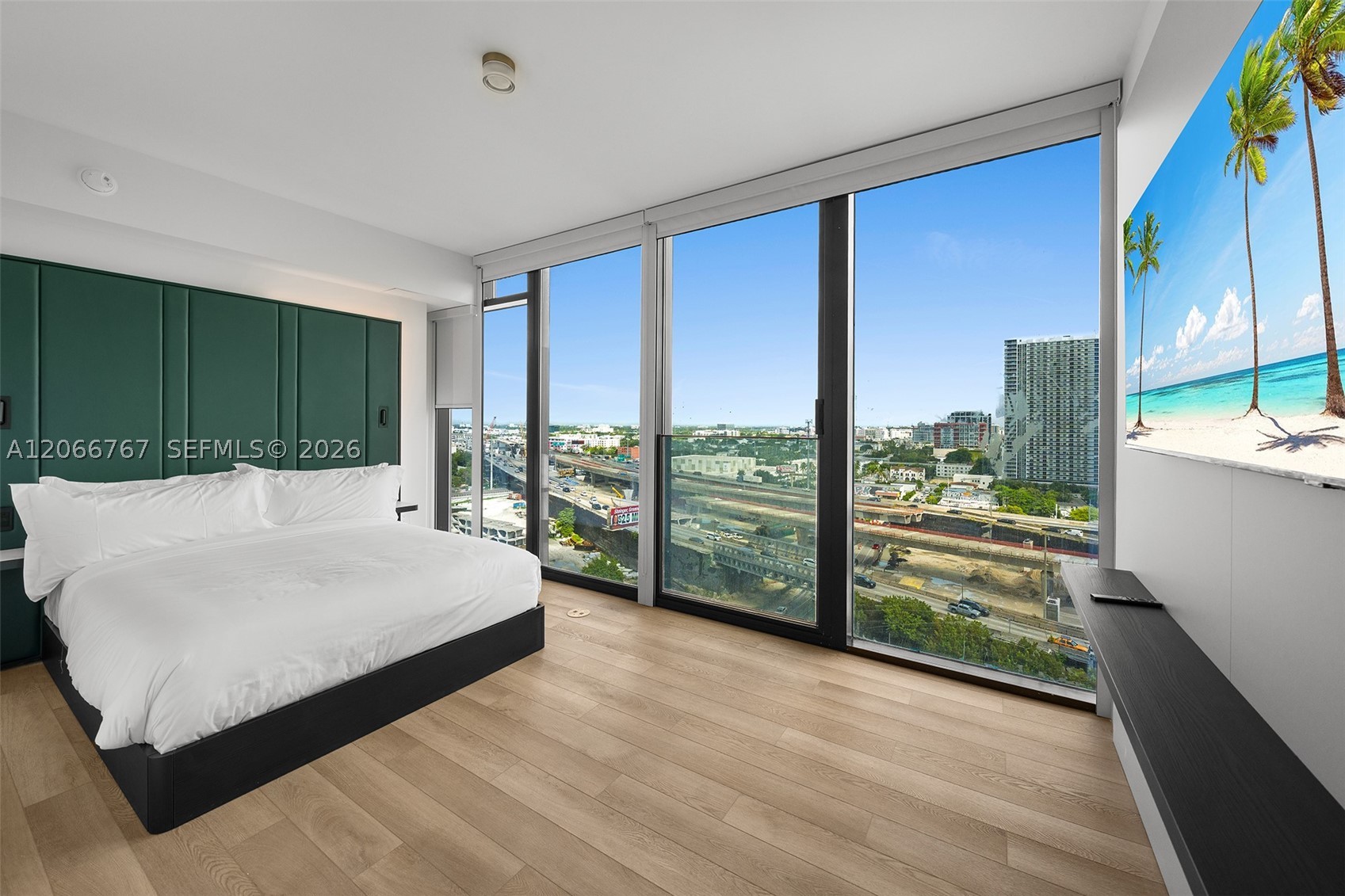 image E11EVEN Hotel & Residences36