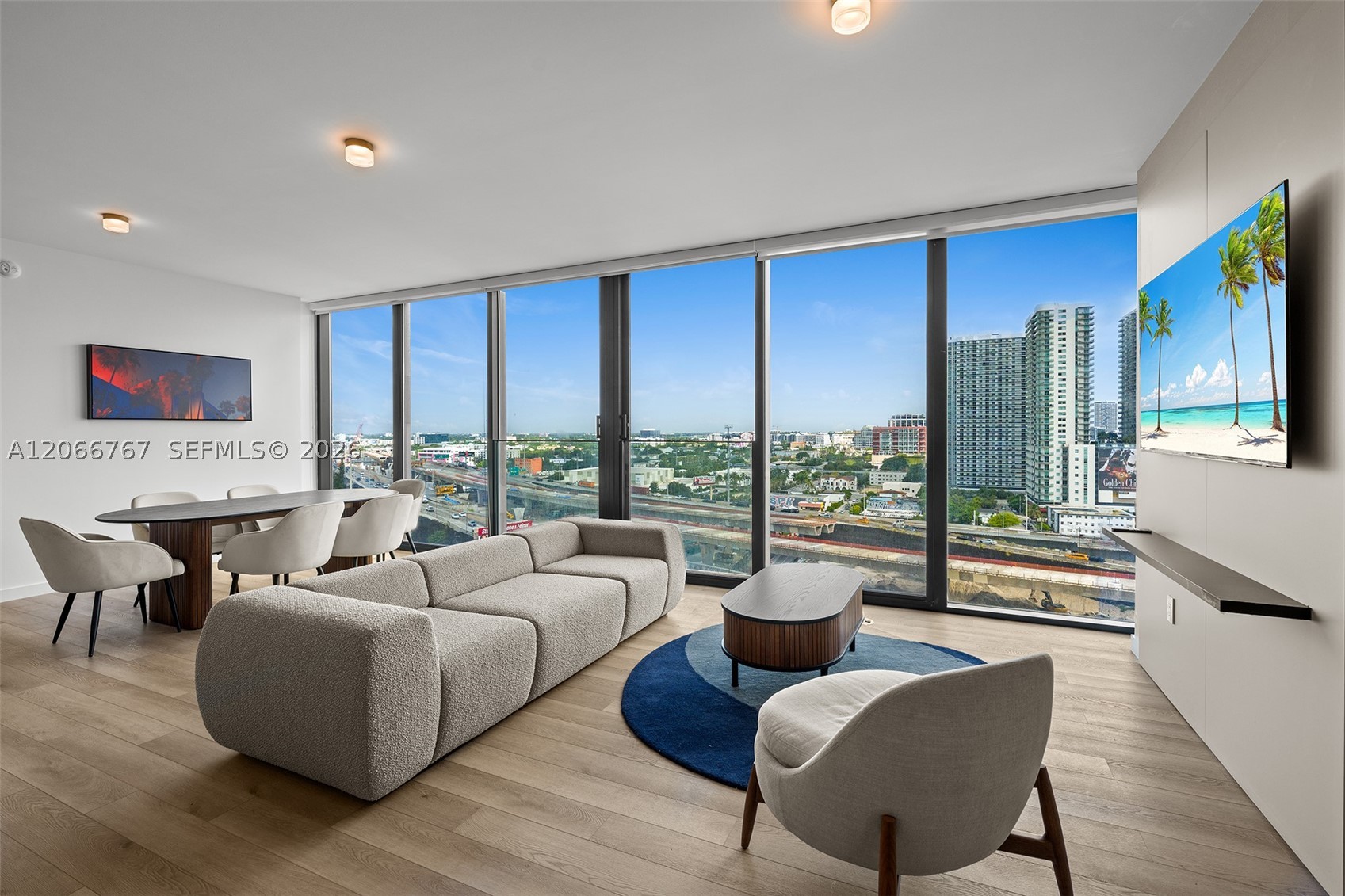 image E11EVEN Hotel & Residences38