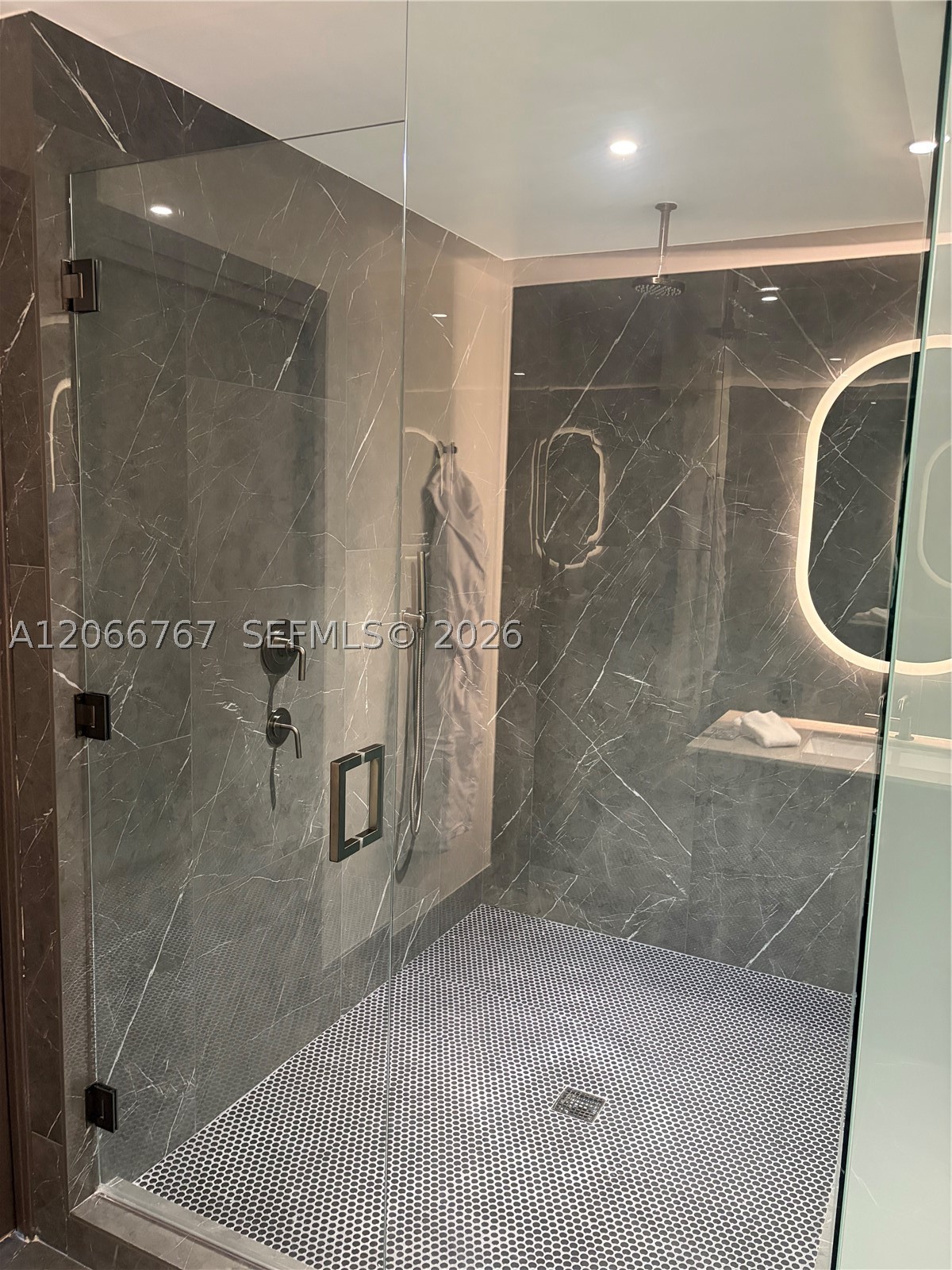 image E11EVEN Hotel & Residences5