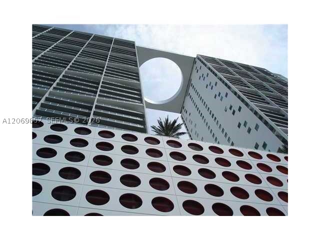image 500 Brickell West15