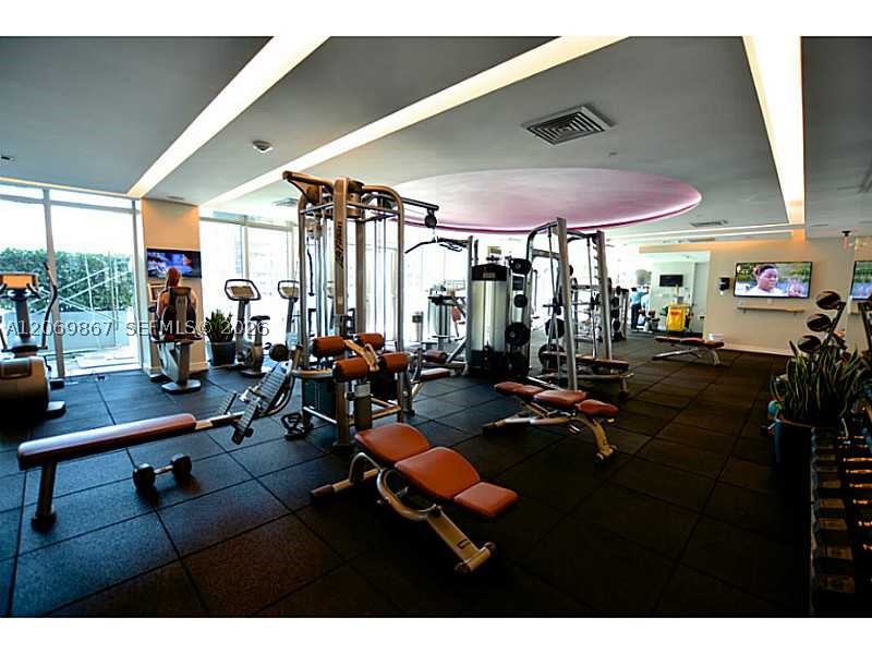 image 500 Brickell West16