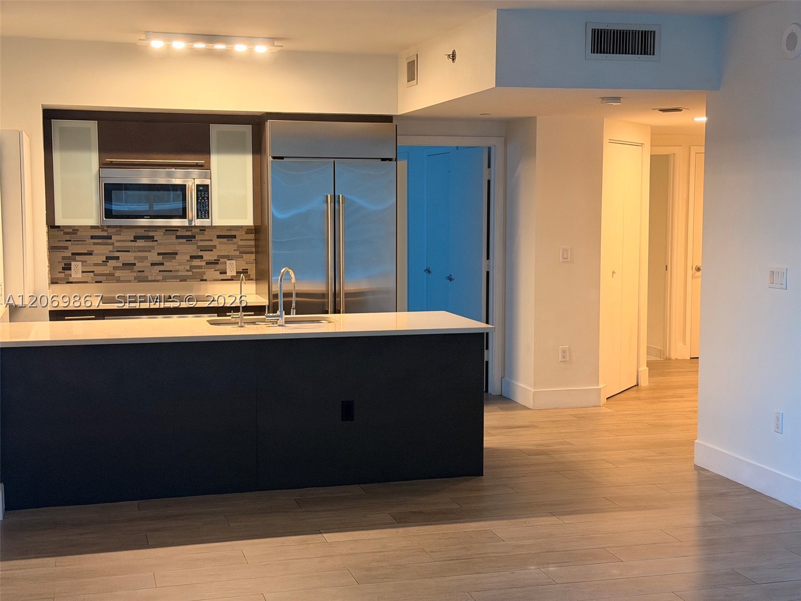 image 500 Brickell West3