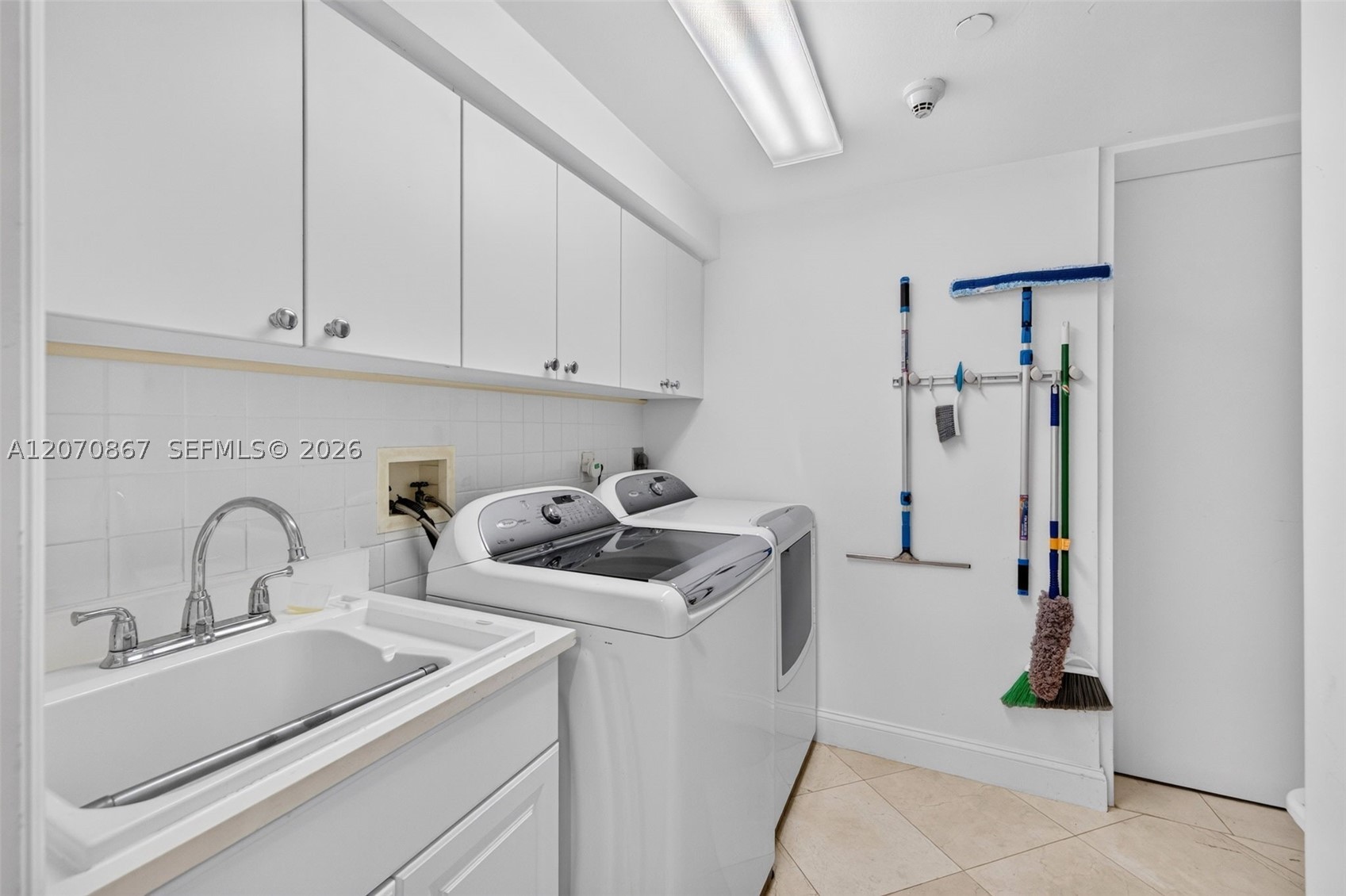 21050 Point Pl #403 Aventura, FL 33180