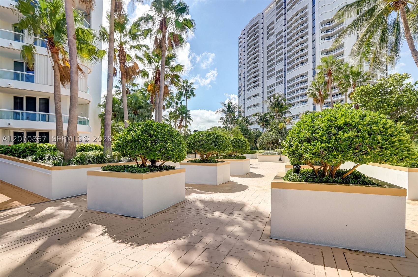 21050 Point Pl #403 Aventura, FL 33180