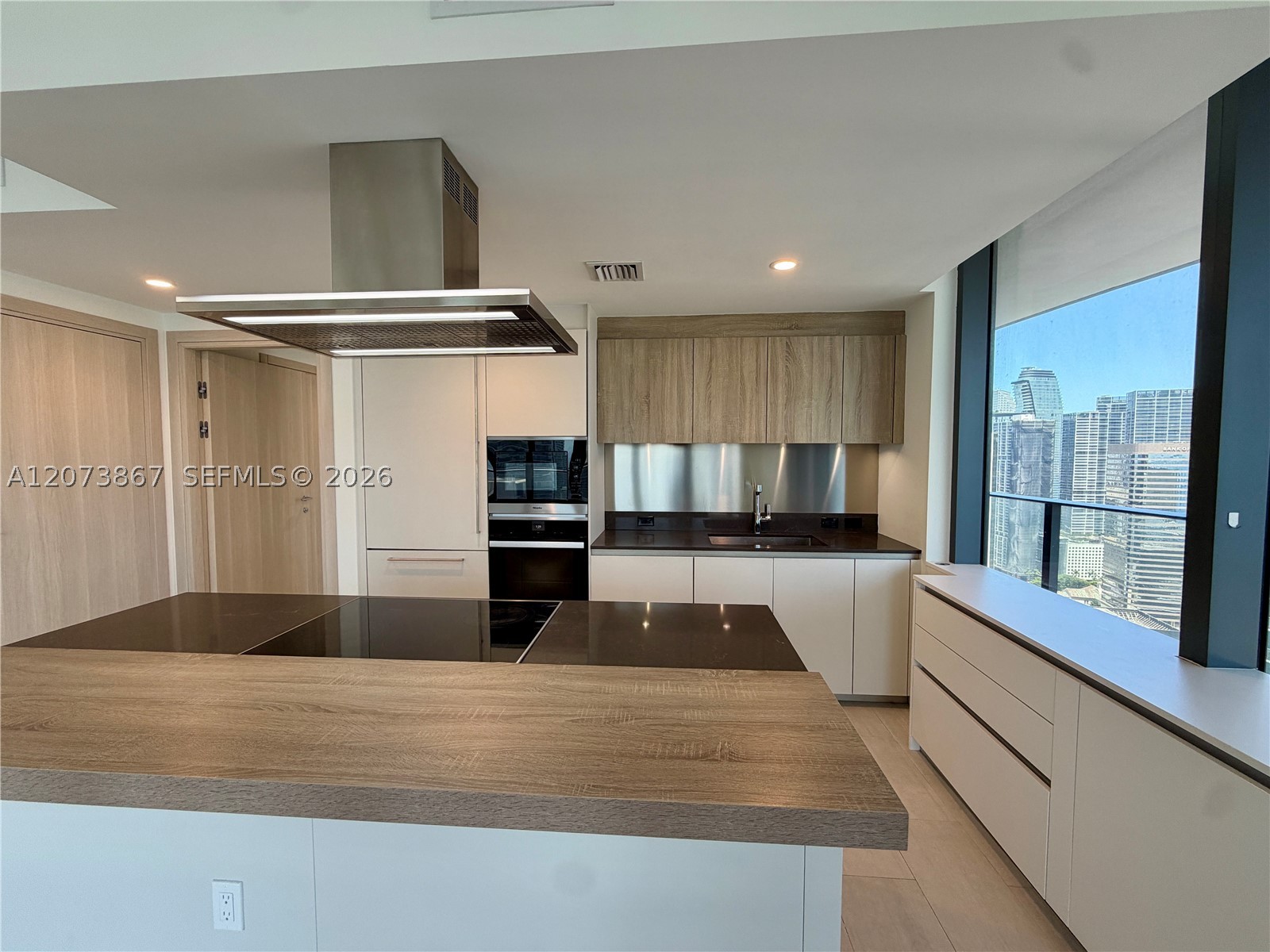 image Brickell Flatiron17