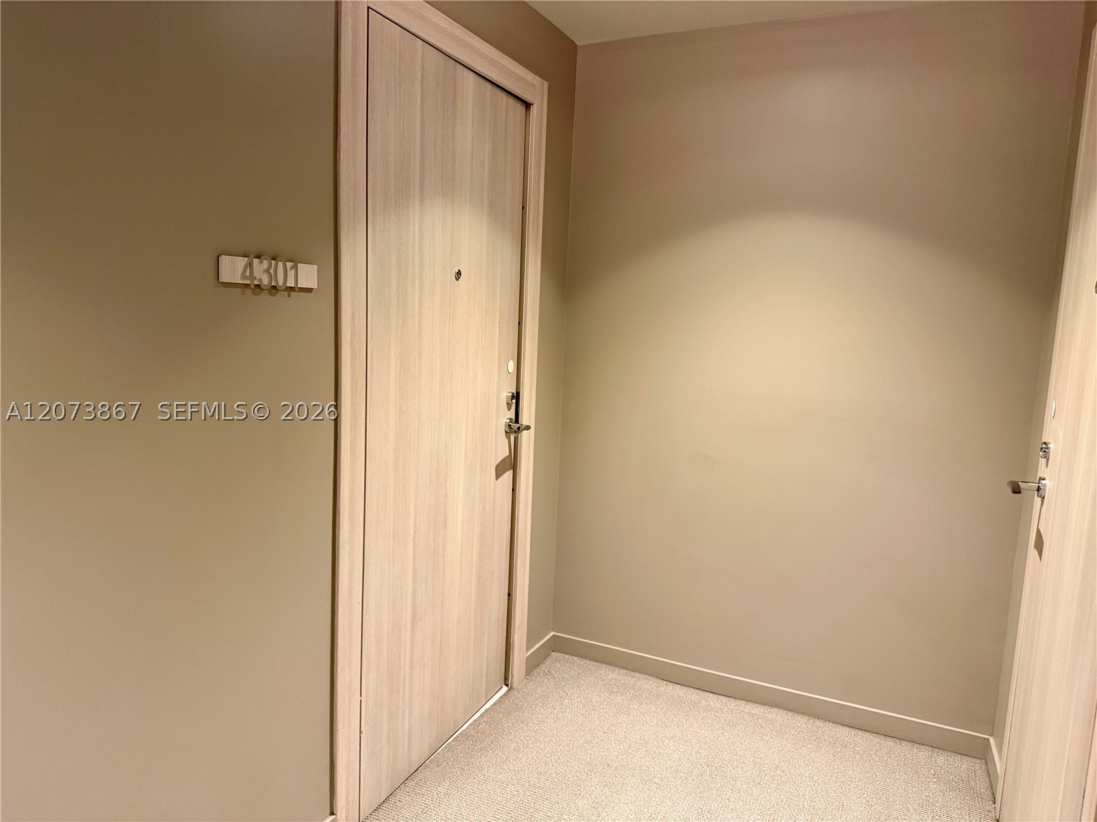 image Brickell Flatiron43
