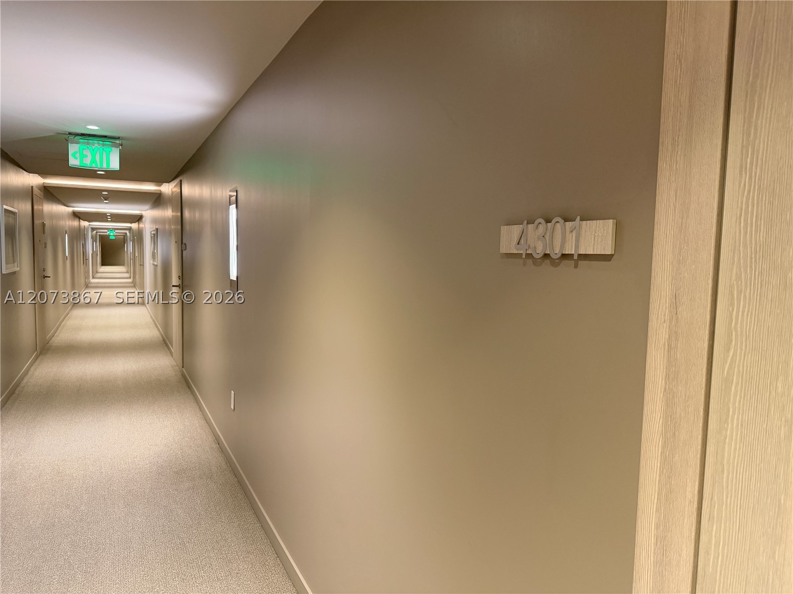 image Brickell Flatiron44