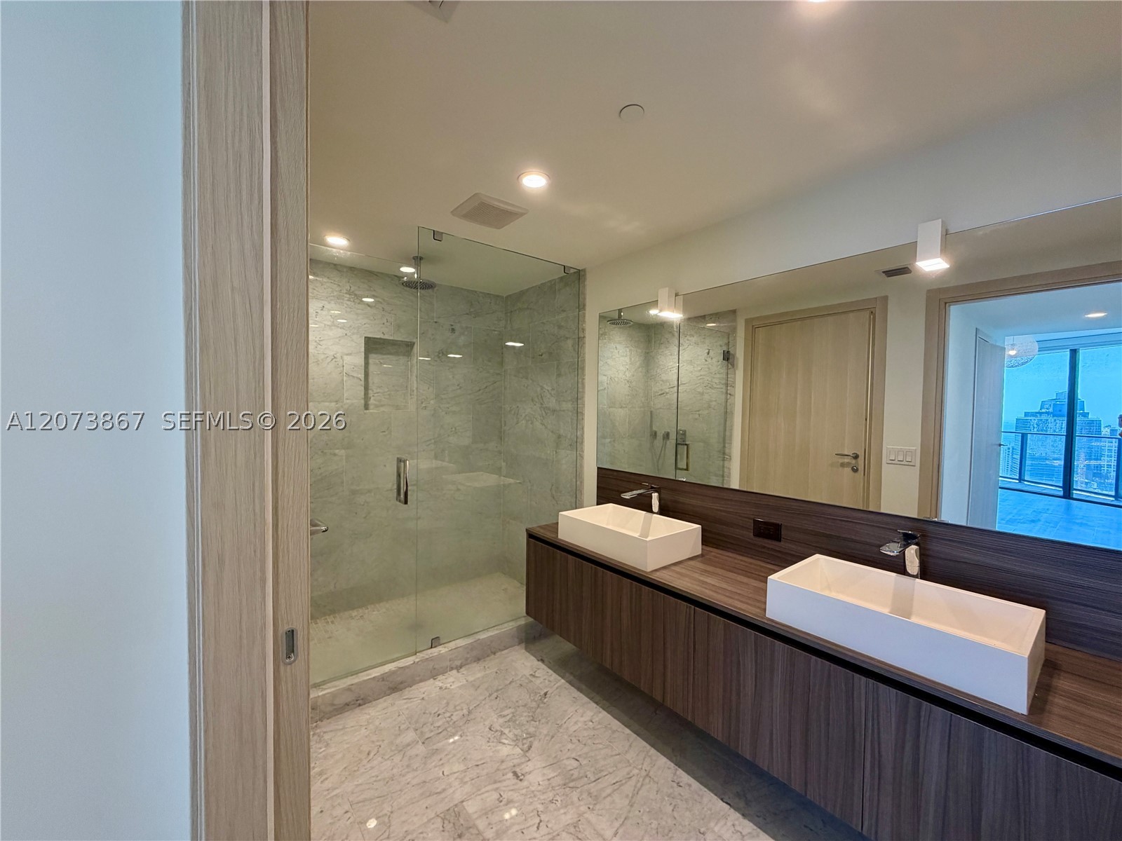 image Brickell Flatiron71