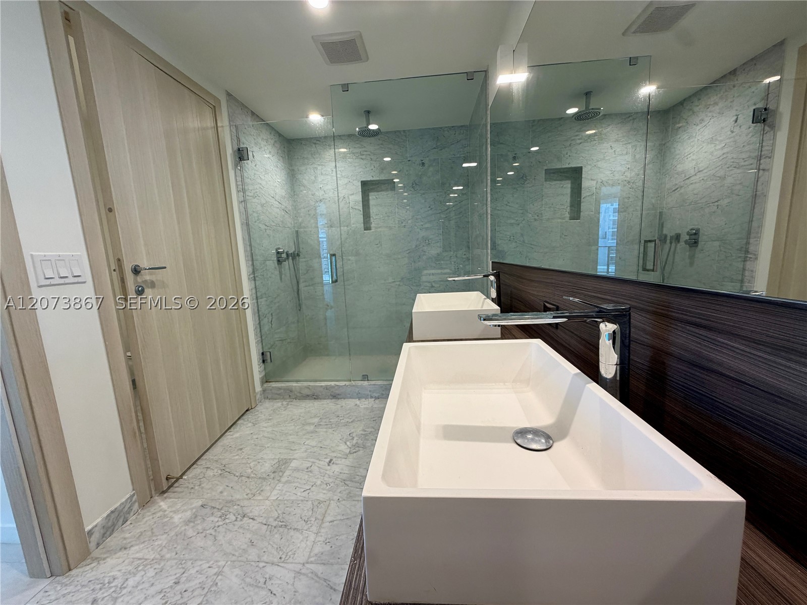 image Brickell Flatiron72