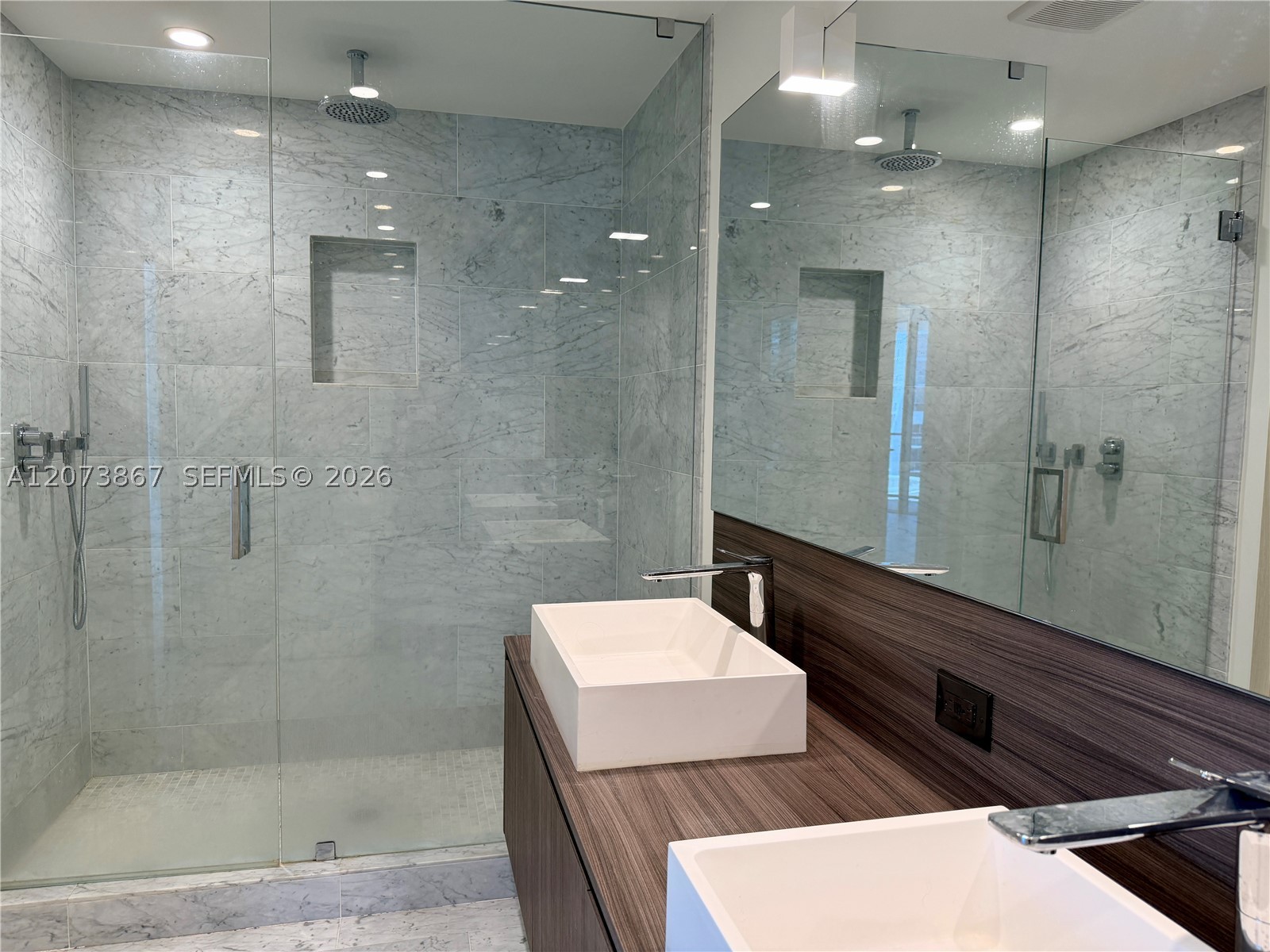 image Brickell Flatiron73
