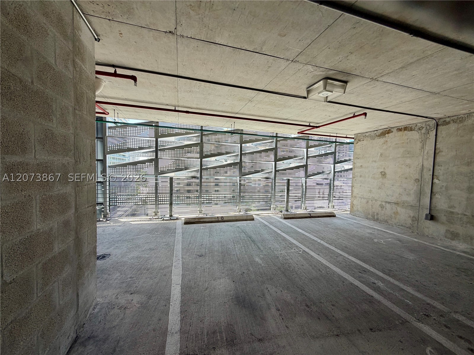 image Brickell Flatiron95