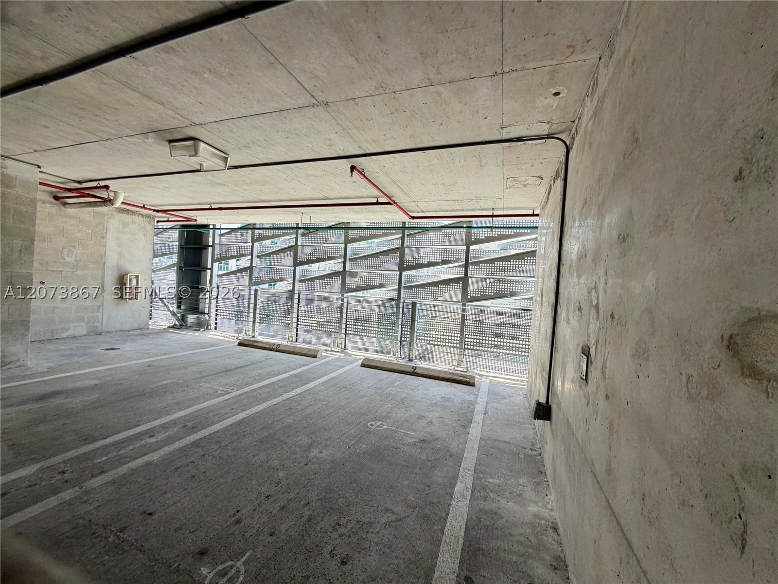 image Brickell Flatiron96