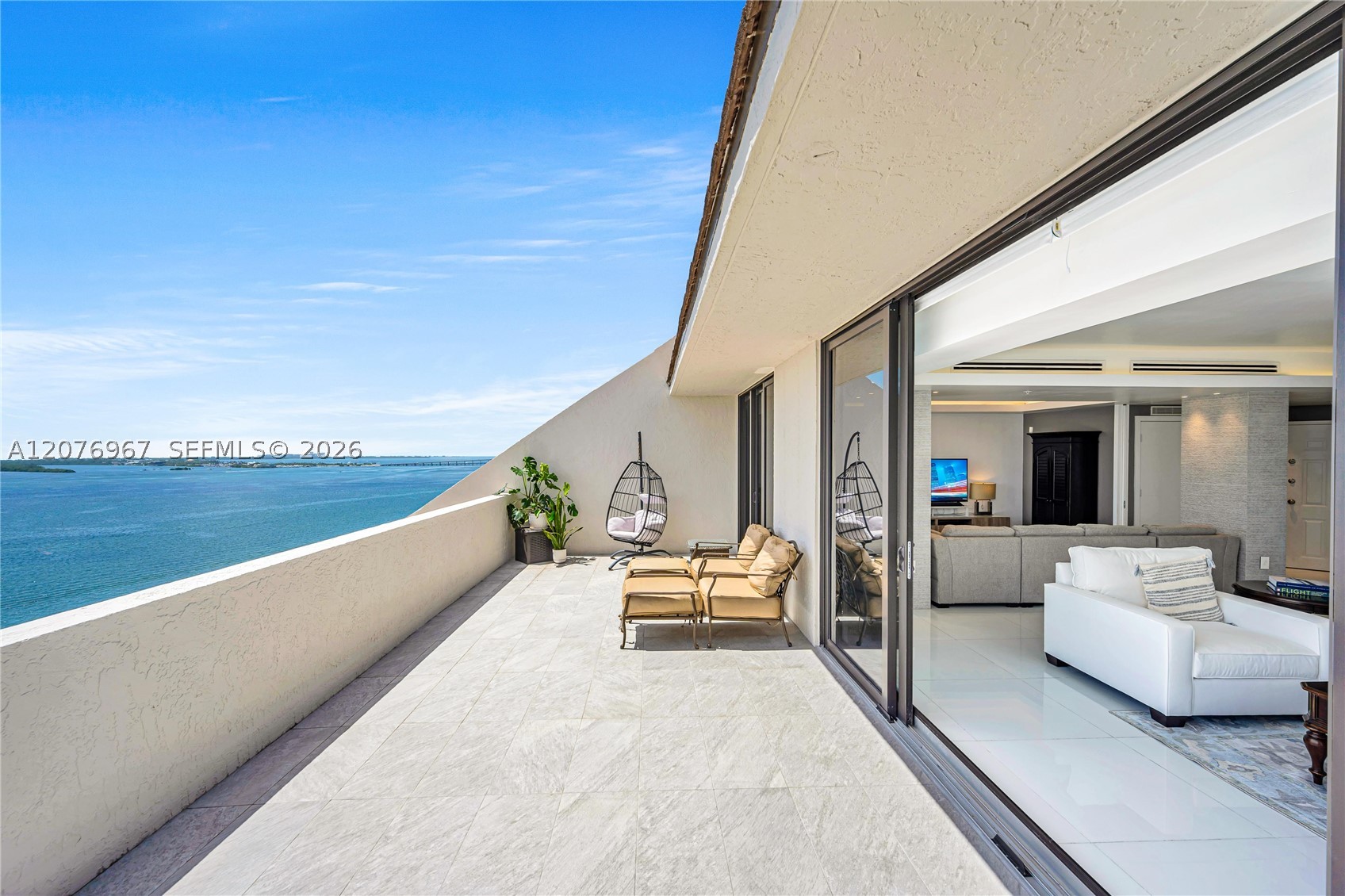 540 Brickell Key Dr #1820 Miami, FL 33131