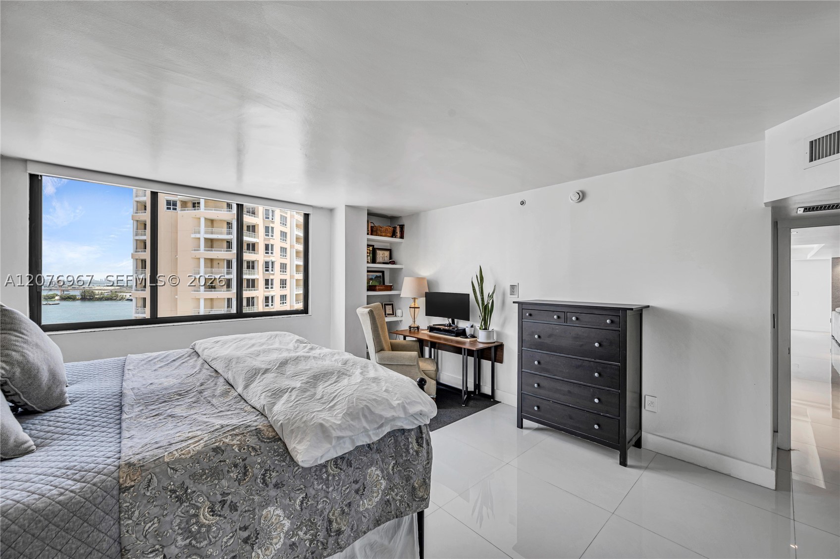 540 Brickell Key Dr #1820 Miami, FL 33131