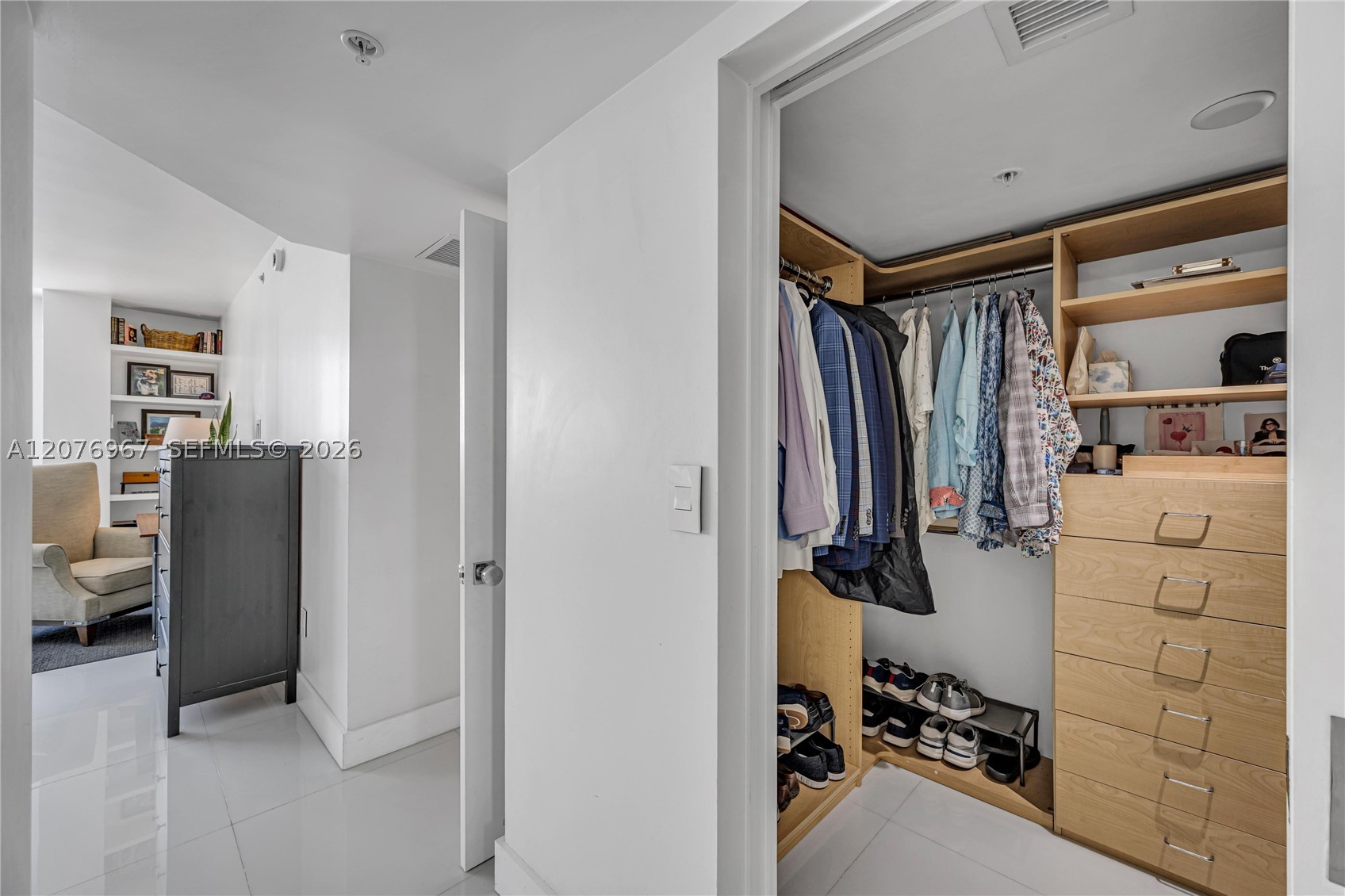 540 Brickell Key Dr #1820 Miami, FL 33131