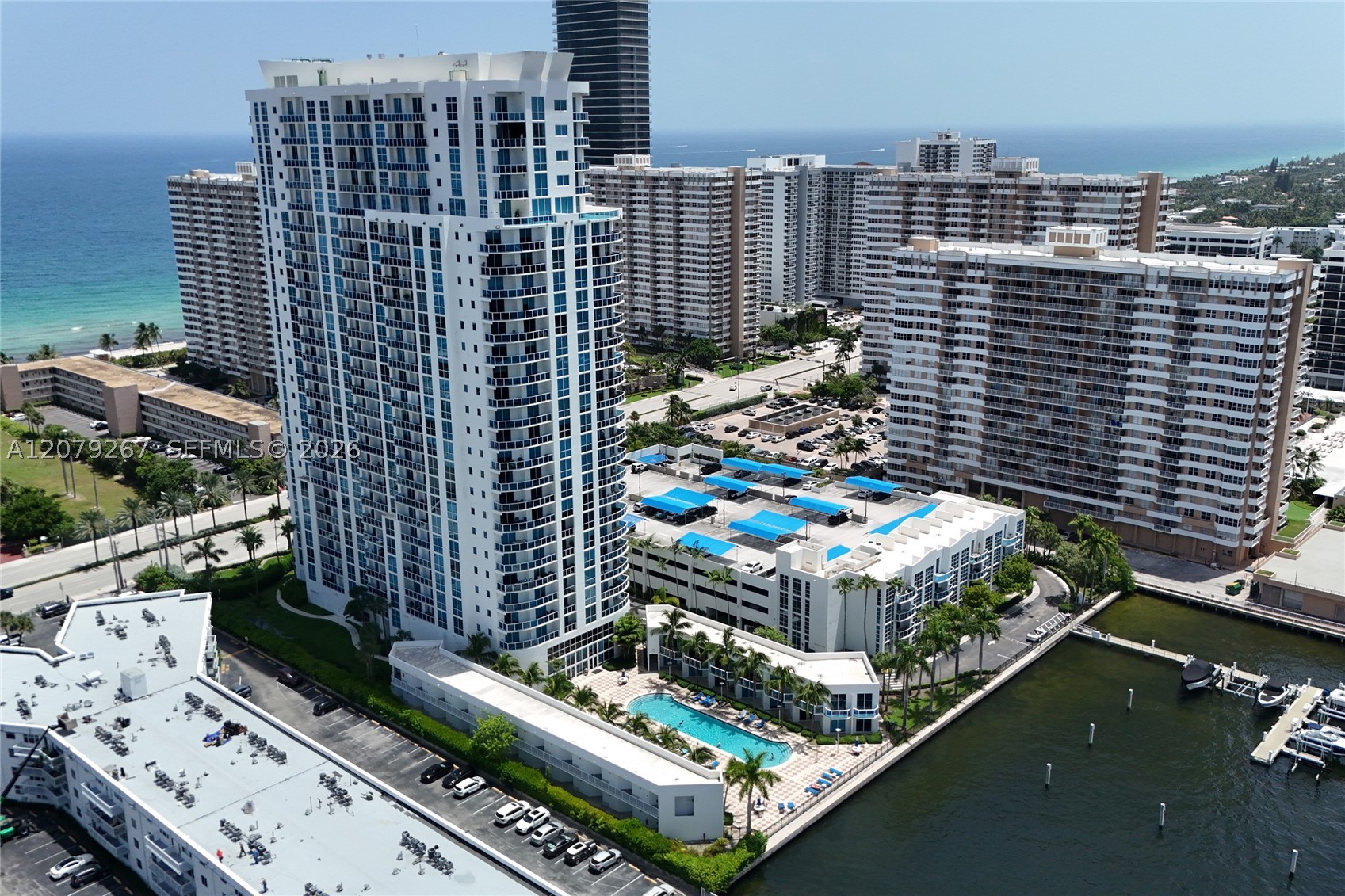 image Ocean Marine Yacht Club70