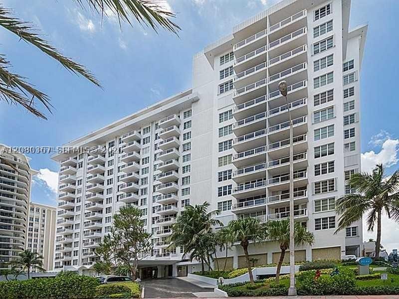 5700 Collins Ave #8M