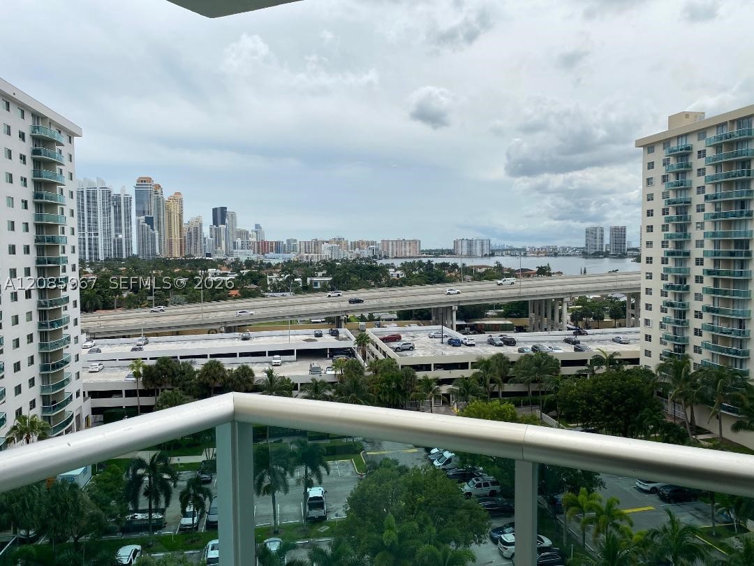 19380 Collins Ave #1025